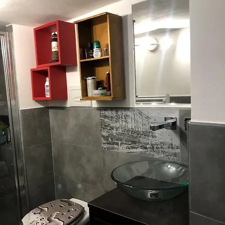 Angiola24 Apartamento